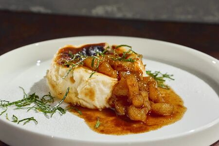 Чизкейк с дорблю и грушевым конфи