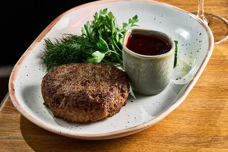 Большая говяжья котлета