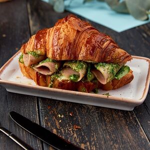 Круассан с ветчиной Матрешка