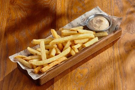 Картофель фри с розмариновой солью