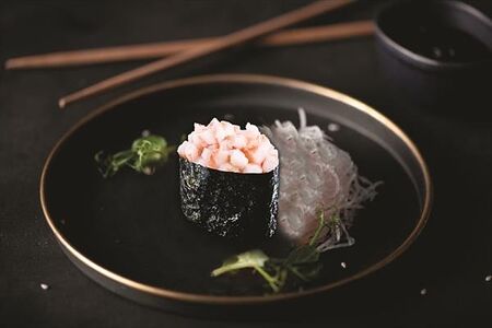 Фуд Эби спайси гункан