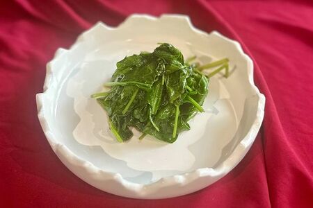 Жареный шпинат со сливочным маслом