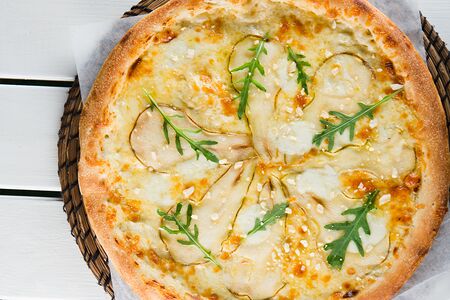 Пицца с горгондзолой