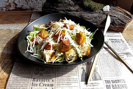 Цезарь с курицей