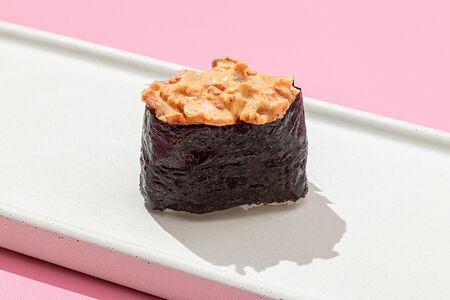 Суши спайси угорь