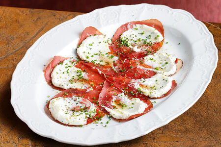 Брезаола с козьим сыром