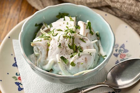 Грузди со сметаной