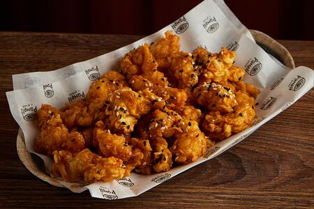 Попкорн из креветок и цветной капусты в соусе тай бей