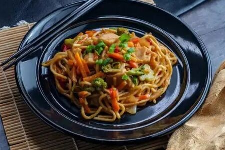 A1 Жареная лапша с курицей