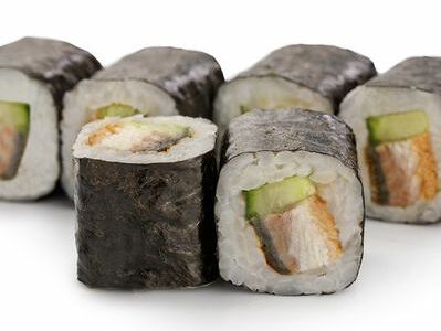 Мини-роллы с угрём и огурцом