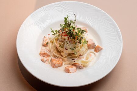 Феттуччине с семгой