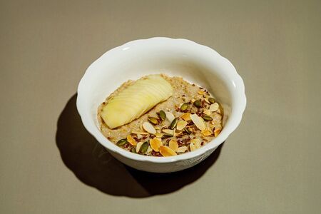 Каша пшенная с грушей и корицей