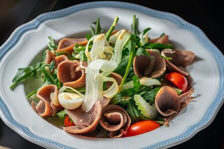 Салат с телячьим языком