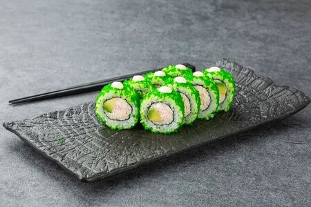 Грин-ролл со сливочным крабом