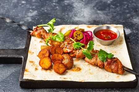 Шашлык из филе бедра курицы