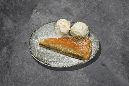 Пахлава с мороженым