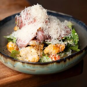 Салат с пастрами