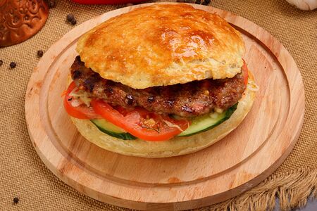 Бургер с классической плескавицей