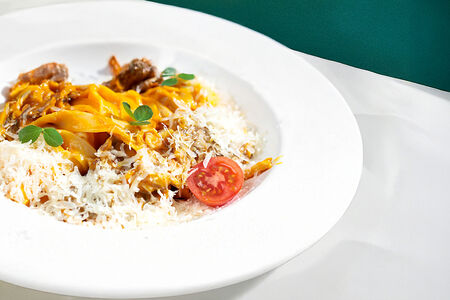 Феттуччине с телятиной