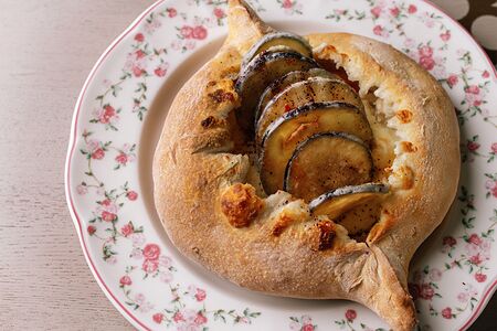 Хачапури по-аджарски с хрустящим баклажаном