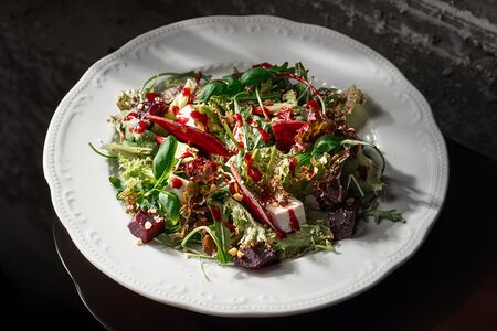 Салат с печёной свёклой и имбирным соусом