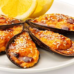 Запеченные мидии с сырным соусом