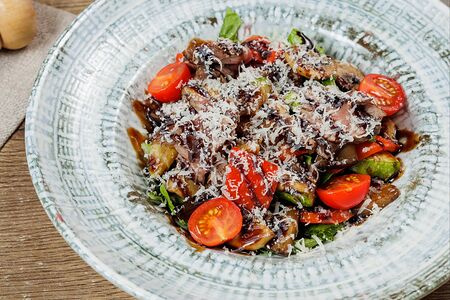 Салат с ростбифом