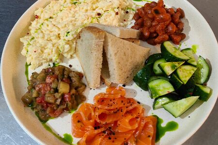 Большой завтрак из 3-х яиц с напитком