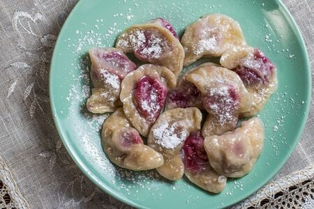 Вареники с клубникой 