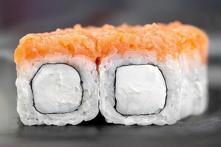 Филадельфия с рубленным лососем