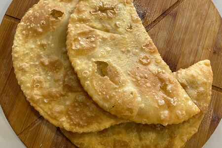 Три чебурека с курицей