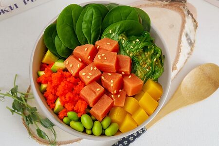 Поке классик с лососем