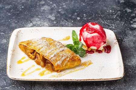 Яблочный штрудель