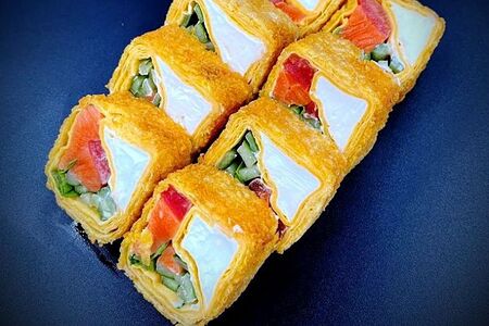 Жареная тортилья с копченым лососем