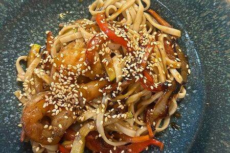 Вок с креветками 