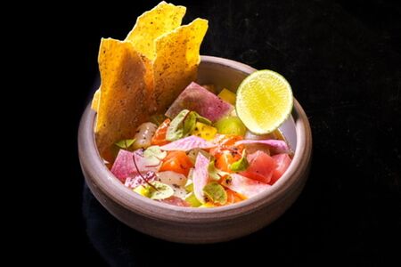 Севиче из лосося, гребешка и тунца