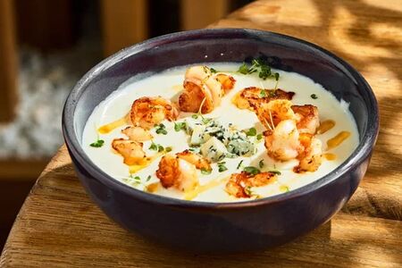 Сырный суп с тигровыми креветками