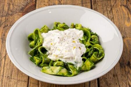 Паппарделле со шпинатом и креветками