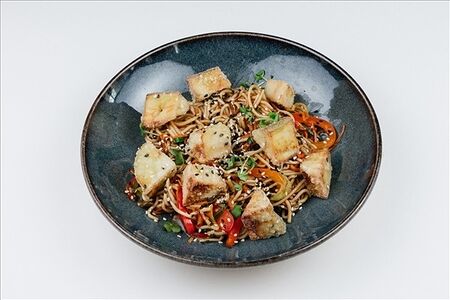 Лапша Вок с хрустящими баклажанами