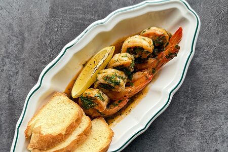 Креветки конфи в соусе биск 