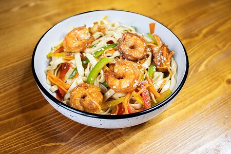 Лапша удон с креветками