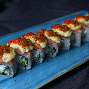 Запеченная Филадельфия с нитями из лосося