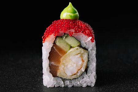 Васаби-ролл с креветкой и лососем