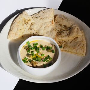 Мусс из тунца с каперсами и фокачча