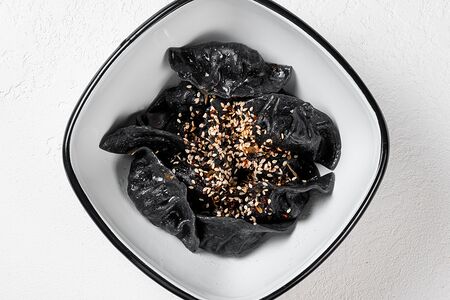 Гедза с тунцом и кальмаром 