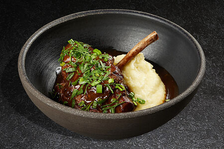 Рябчик из свинины с картофельным пюре