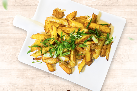 Жареха из картофеля с вешенками, луком и грудинкой