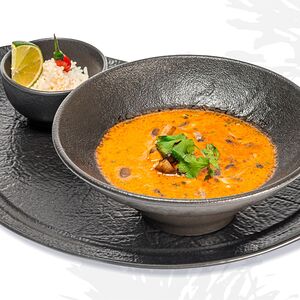 Том ям с морепродуктами