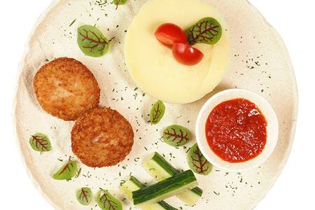 Неаполитанские польпетты с картофельным пюре и томатным соусом