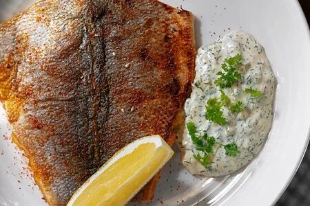 Филе сибаса с соусом тартар